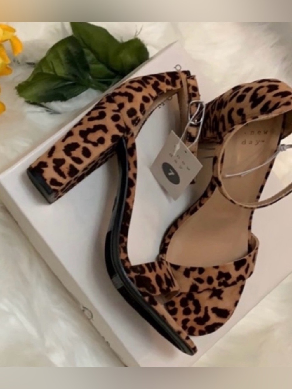 Leopard Print Women's Block Heels With Ankle Strap Sz 6 NEW!